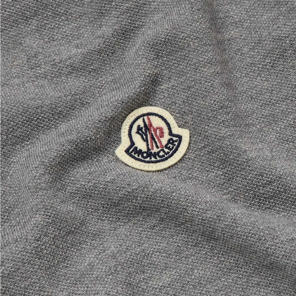 Like New Men’s Size Medium Moncler Logo-appliquéd Polo Shirt 100% Cotton Grey - Picture 4 of 17